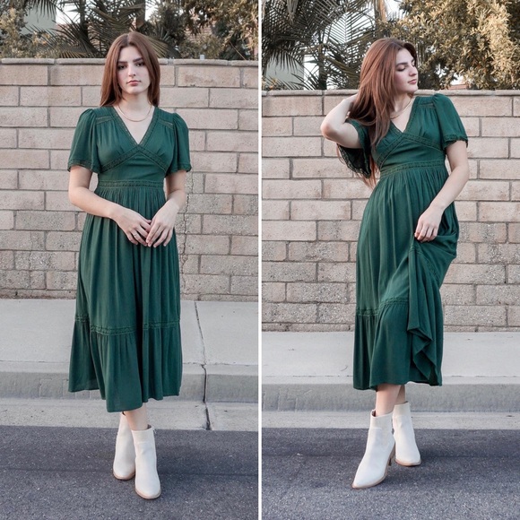 NEW! The Naomi Lace Inset Midi Dress ✨ - Picture 2 of 3